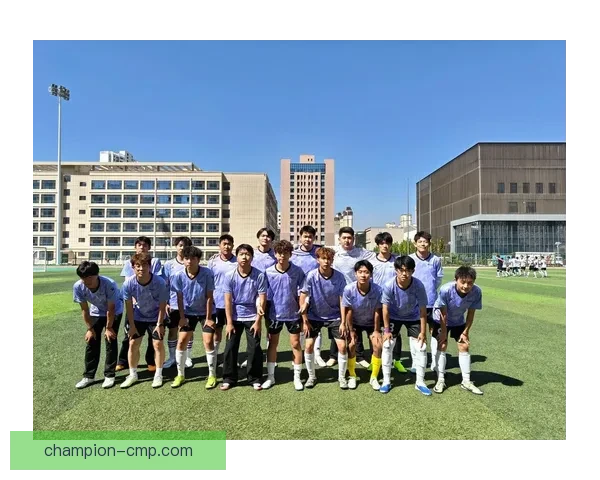 中国足球昂首向前，请抬起头来勇敢前行！_ygd4awmj